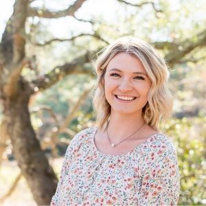 Meet your Posher, Kaylie